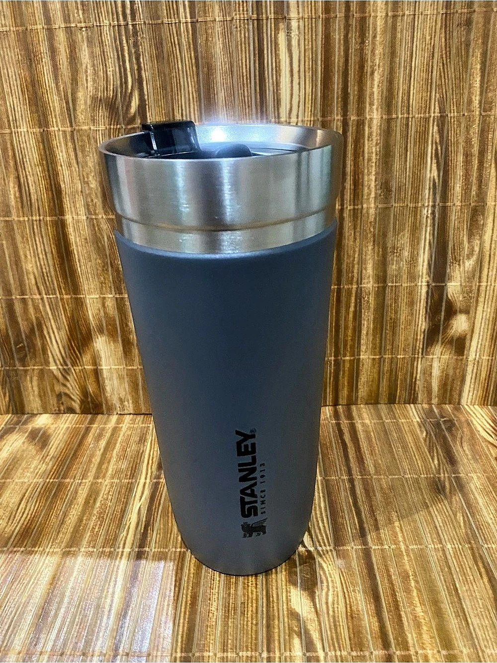 Stanley Legacy NeverLeak Travel Mug 20oz Gray